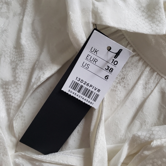 NWT Topshop Jacquard Ruffle Neck Blouse In Ivory sz6 - Picture 6 of 16